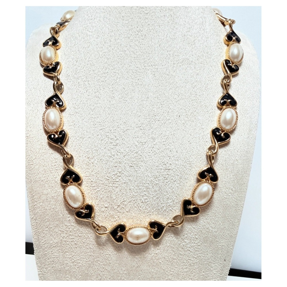 Black Enamel Heart Faux Pearl Gold Tone Necklace 17–20"